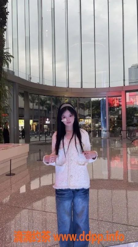 深圳楼凤-深圳南山婷婷，1000p嫩妹服务，舌吻69制服体验