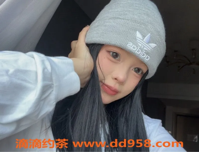 深圳楼凤-深圳南山婷婷，1000p嫩妹服务，舌吻69制服体验