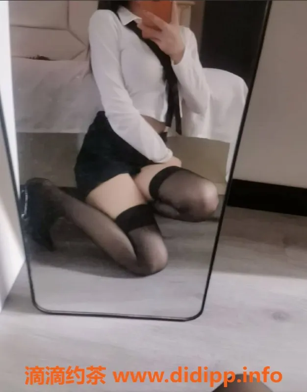 杭州楼凤-越城小猫咪，25岁95斤，性感制服诱惑服务