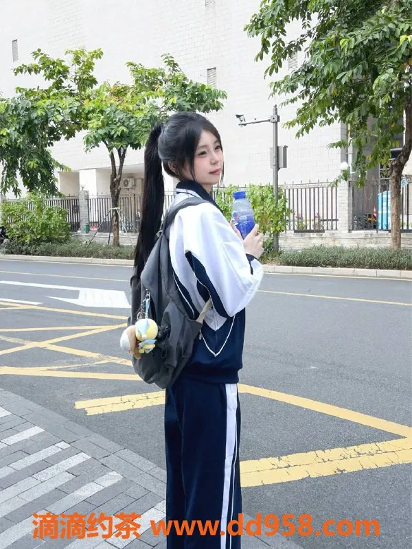 深圳楼凤-福田七七，19岁长腿嫩妹，1100起价