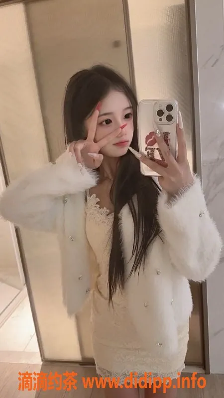 深圳楼凤资源信息,龙华嫩妹子朵，900元提供精彩服务