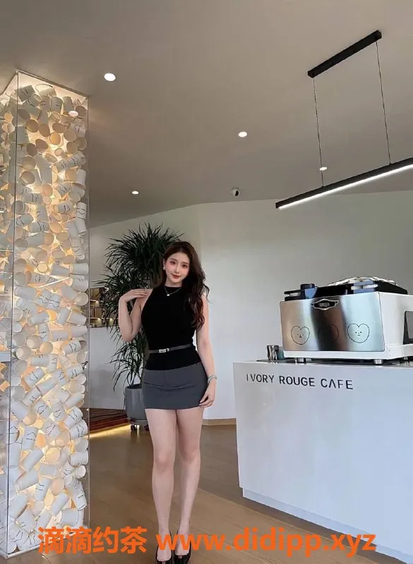 深圳楼凤-福田闪闪，1200P大波美女，激情服务等你来体验！