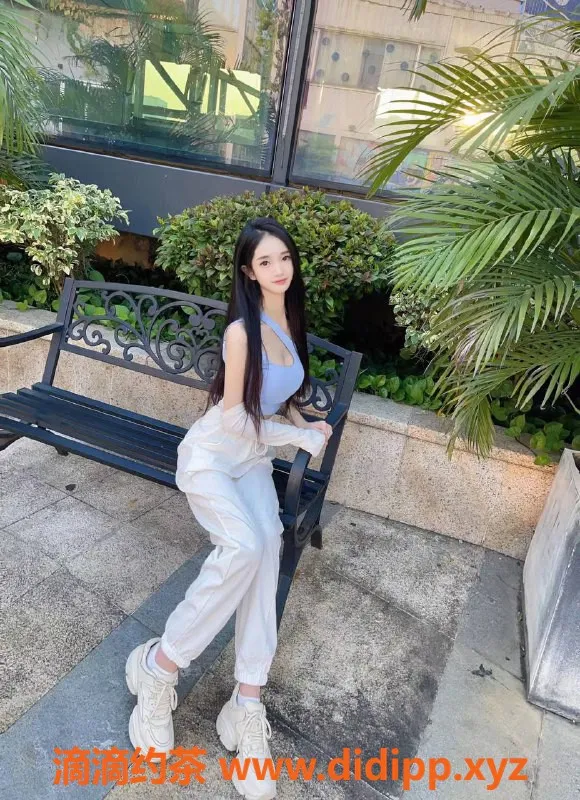 广州楼凤-南海嫩妹苒苒，699元超值体验