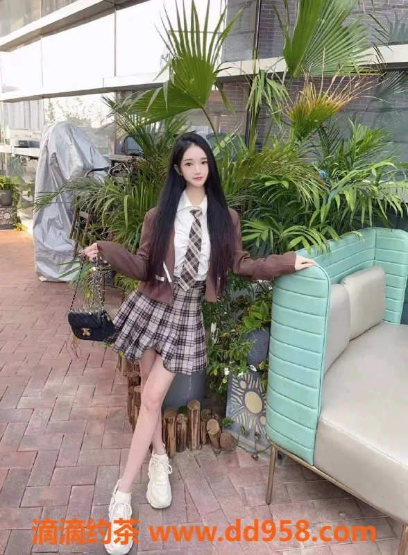 广州楼凤-南海嫩妹苒苒，699元超值体验