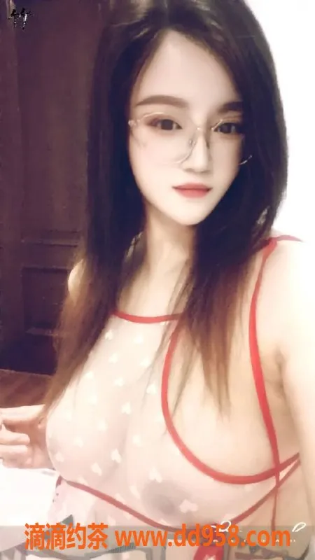 北京楼凤-丰台纪家庙大奶猫，26岁E罩杯，莞式一条龙服务