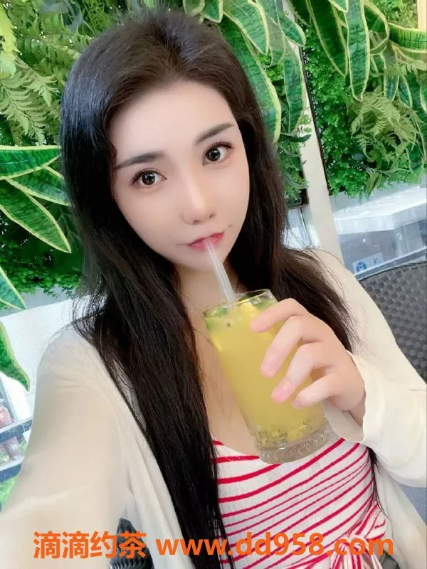 广州楼凤-荔湾叶子，服务型大奶大长腿，500p