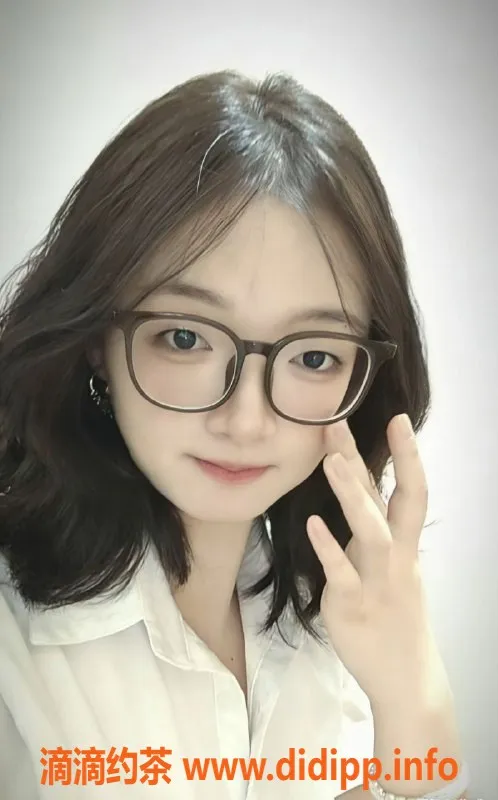 成都楼凤资源信息,武侯区嫩妹舒瑶，女友感6P服务