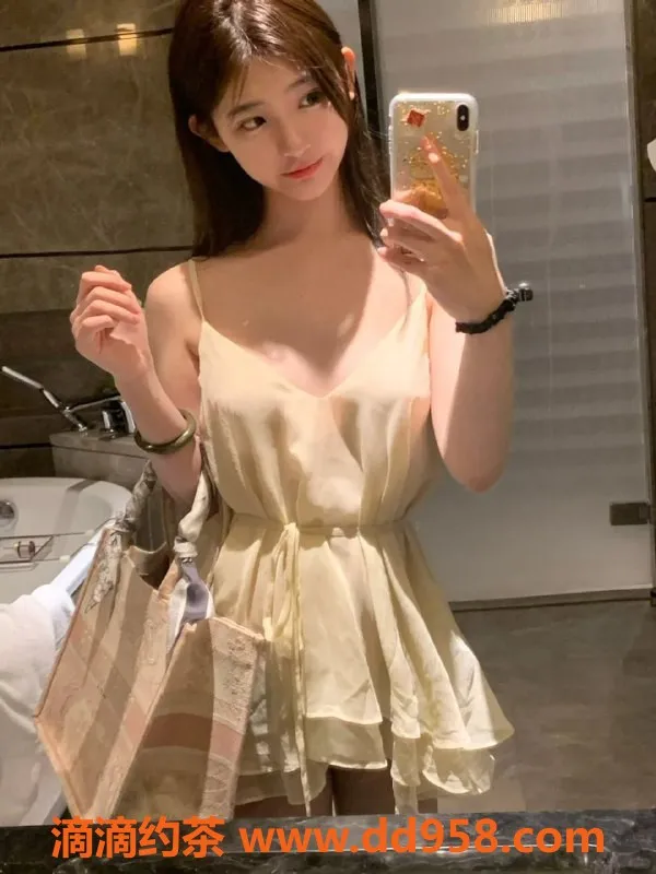 广州楼凤资源信息,广州天河区20岁学妹安然兼职，身高164cm，茶水费6米起