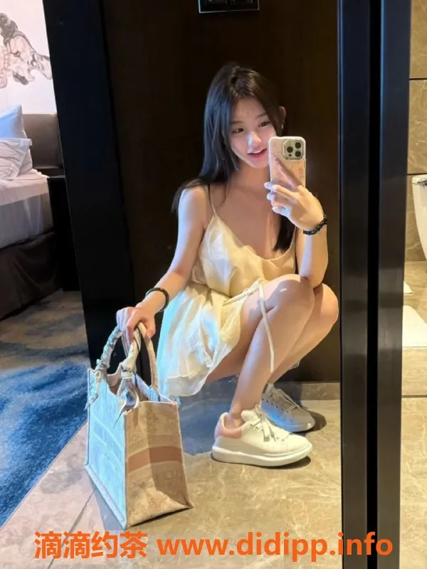 广州楼凤-广州天河区20岁学妹安然兼职，身高164cm，茶水费6米起