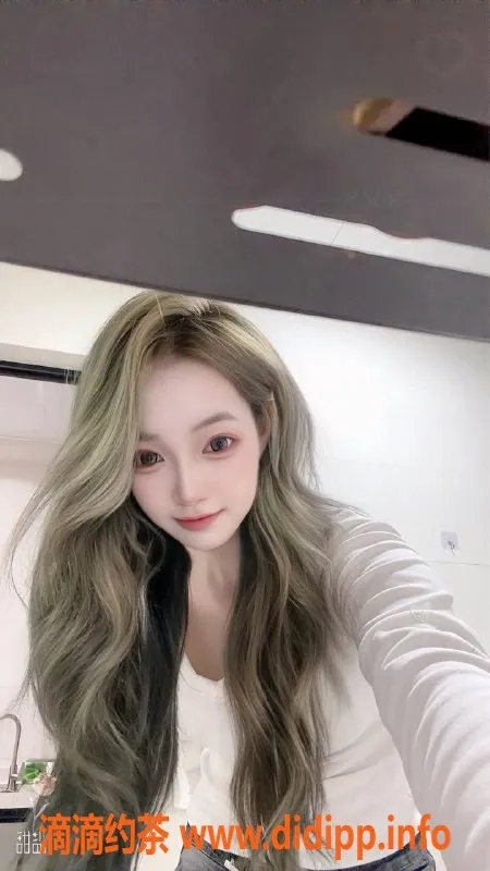 广州楼凤-越秀区嫩妹嘟嘟，170长腿B罩杯，服务舌吻