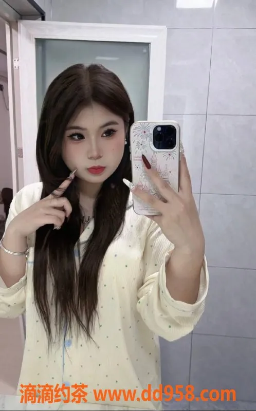 湛江楼凤资源信息,湛江贝贝，18岁166cm洗吹做服务，500元超值体验！