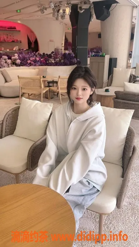 常州楼凤-常州欣然，20岁167cm，90斤B罩杯高端服务