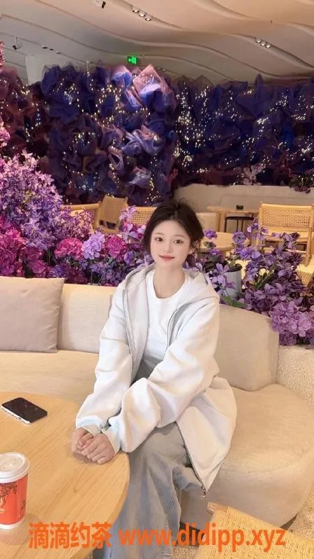 常州楼凤-常州欣然，20岁167cm，90斤B罩杯高端服务