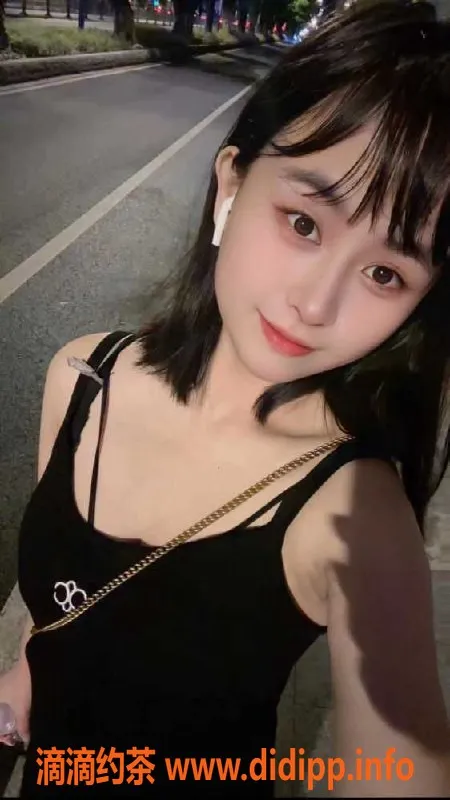 广州楼凤资源信息,广州梅花园小爱，20岁，165cm，32D，服务超值