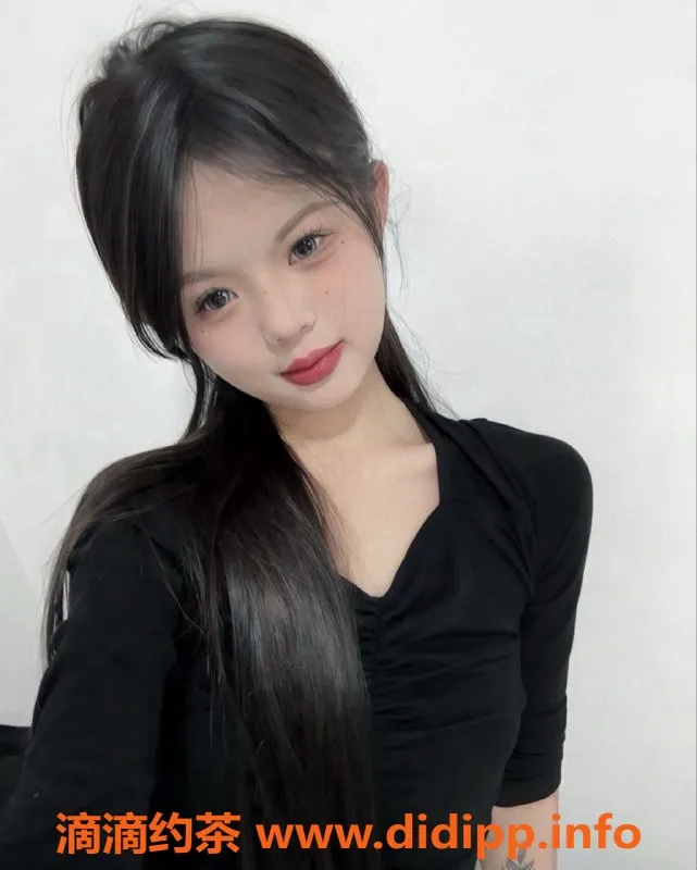 成都楼凤-成华区18岁瑶妹165cm 45kg 顶级清冷型嫩妹