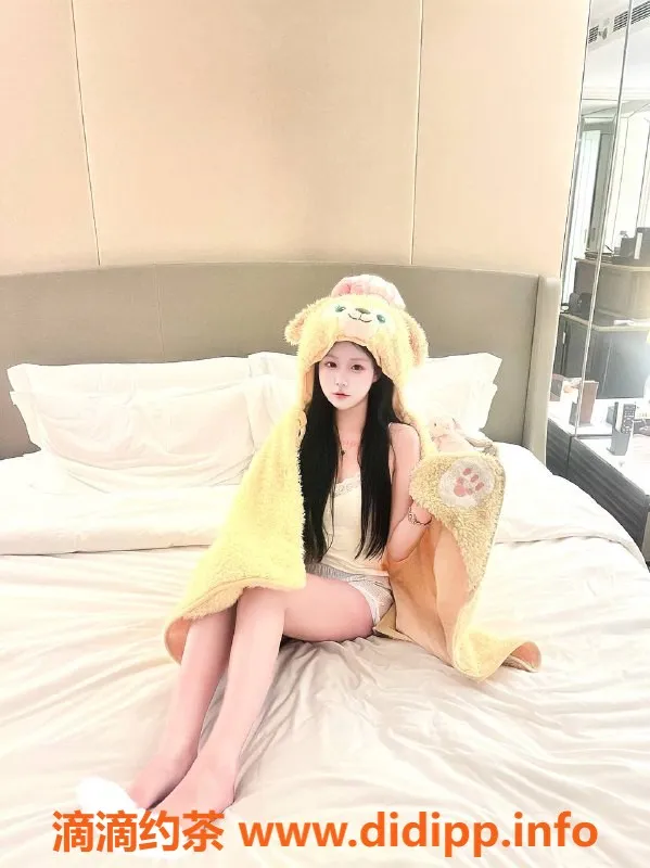 深圳楼凤-福田嫩妹宅宅，1000元享制服服务