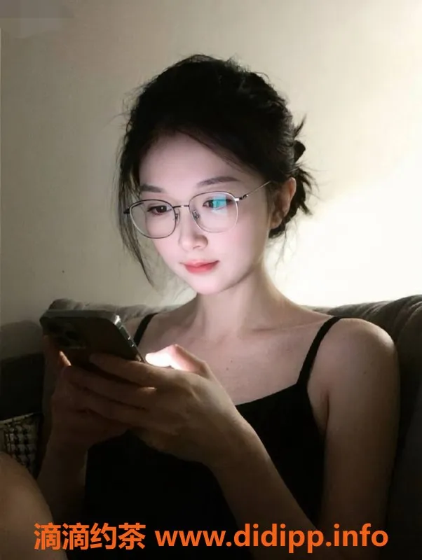 深圳楼凤-深圳南山嫩妹柚子，800p 1500pp服务