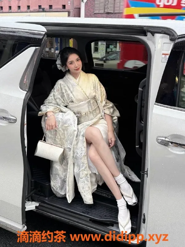 深圳楼凤-福田26岁高挑美女由纪雪子 173cm 50kg