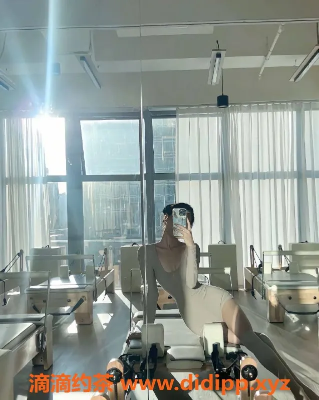 深圳楼凤资源信息,罗湖木木，1000元享受鸳鸯浴与69服务