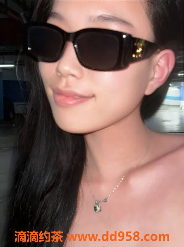 深圳楼凤-罗湖木木，1000元享受鸳鸯浴与69服务