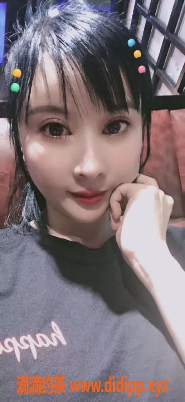 深圳楼凤资源信息,龙华24岁可爱美女，36D身材，超值私约体验