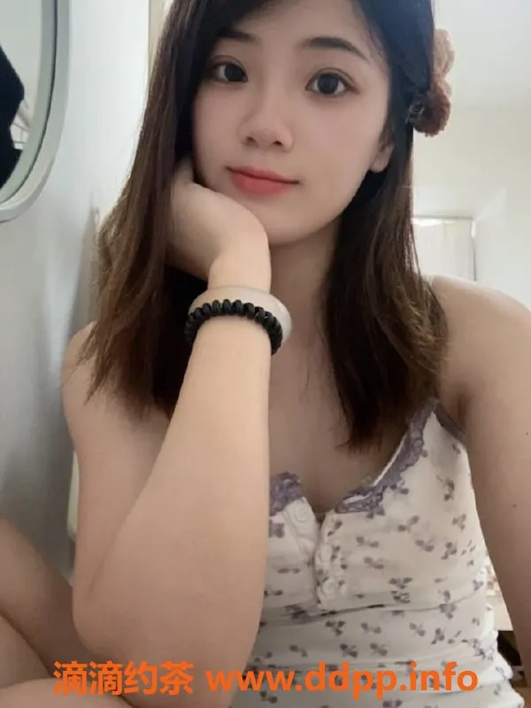 广州楼凤资源信息,怡宝，广州海珠嫩妹，600p鸳鸯浴