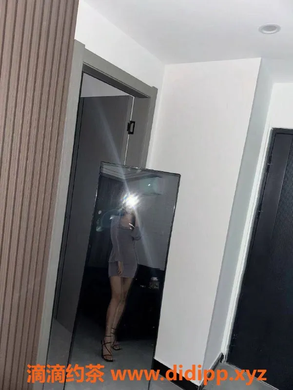 杭州楼凤-上城泡泡，175CM长腿嫩妹，12P超值体验