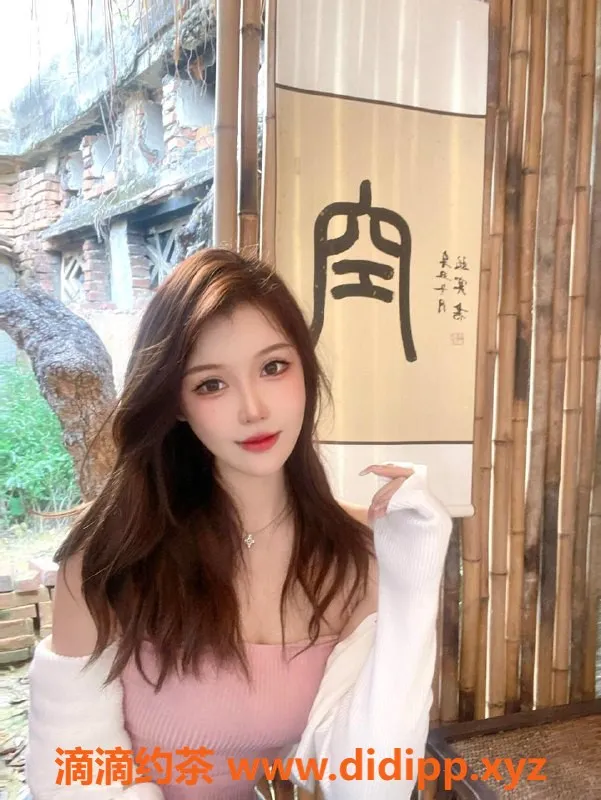 广州楼凤-天河区小怡，165C罩杯，甜美嫩妹等你来享受