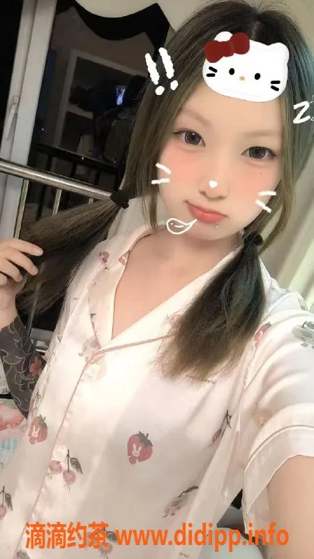 成都楼凤-成都小莫，17岁165cm嫩妹，首次体验仅需630