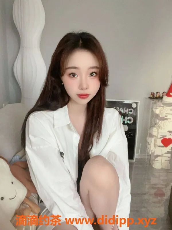 上海楼凤-上海南方女孩小奶酪，165cm天然36C，超甜体验