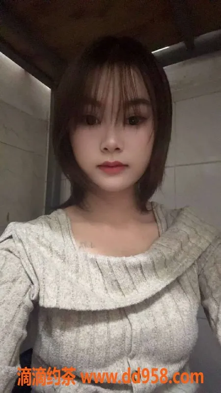深圳楼凤-龙岗嫩妹伊一，陪浴情趣服务仅600起