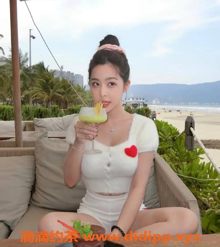 杭州上门服务-上城萌妹，21岁D胸美女，主动热情，快来约！