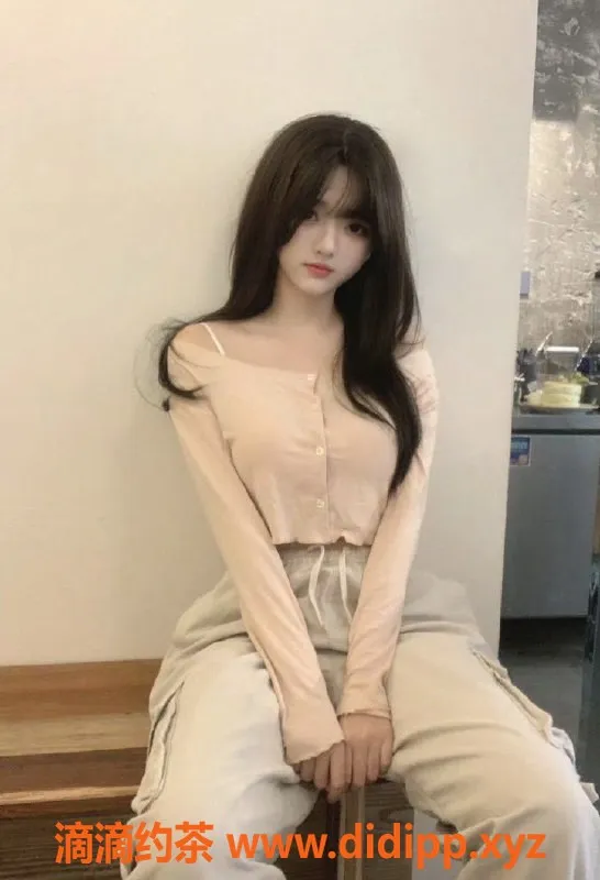 广州楼凤资源信息,天河区21岁白桃，160cm，45kg，36D，700起