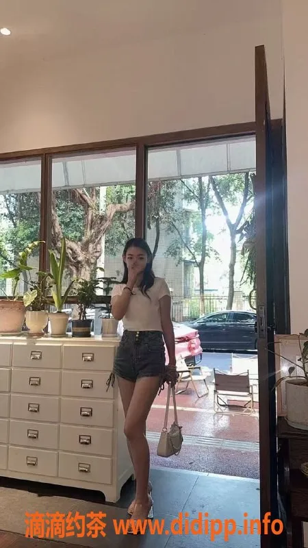 成都楼凤资源信息,武侯区御姐依依，代聊6P服务，课时费6/10