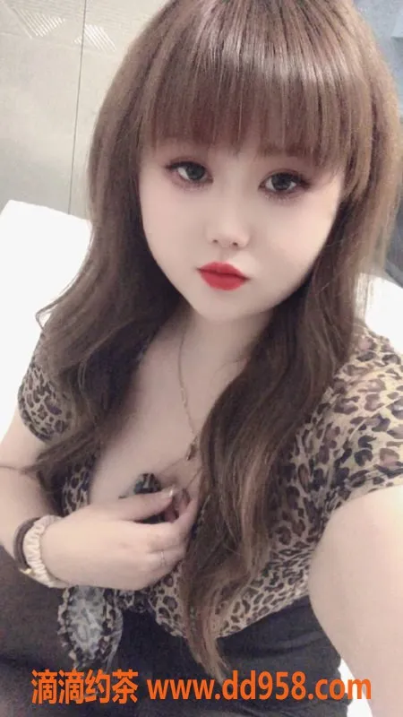 广州楼凤-广州白云大菠萝，嫩妹舌吻服务500元