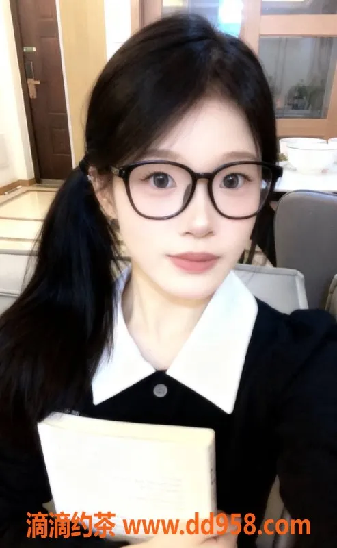 深圳楼凤-福田允儿，性感嫩妹，私密服务只需1000P