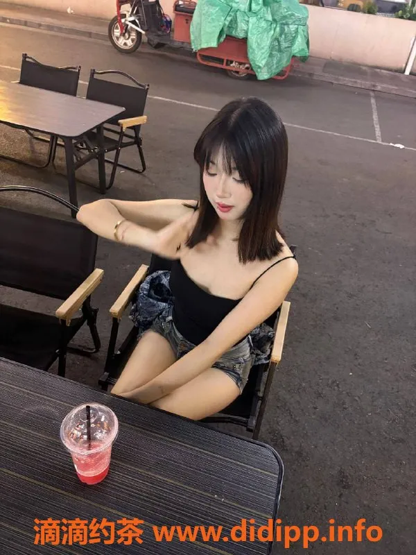 成都楼凤资源信息,青羊区嫩妹安安：155cm、80斤，服务生疏