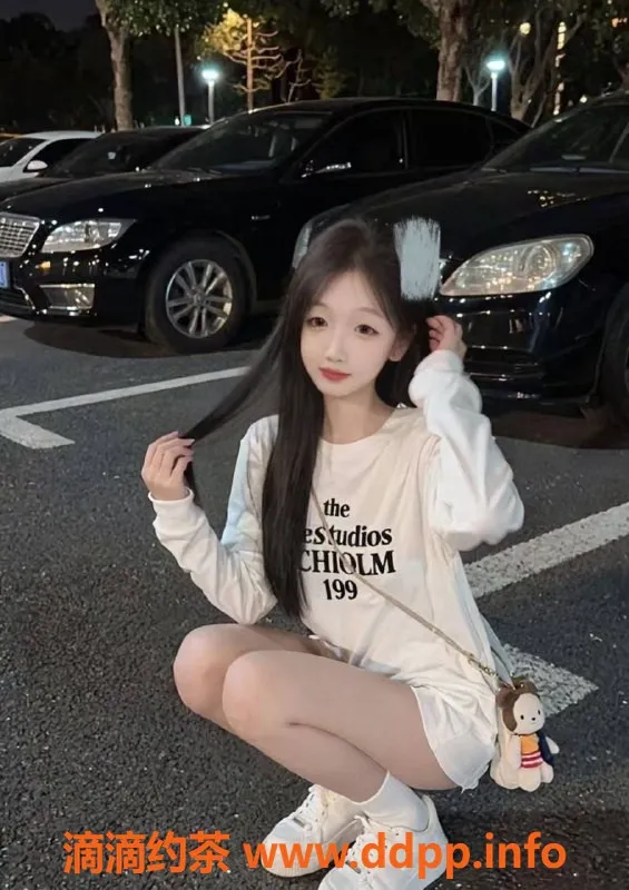 深圳楼凤-龙华嫩妹欣欣，888起价，热情服务！