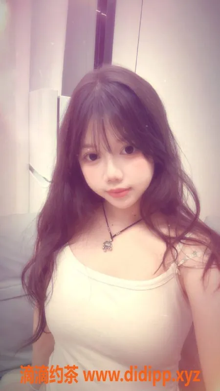 广州楼凤-番禺嫩妹啊纯，800元舌吻夜课服务