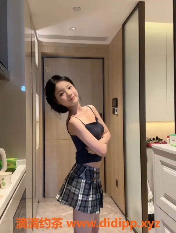 深圳楼凤资源信息,深圳小🐟鱼，性感嫩妹，900起价，舌吻制服服务