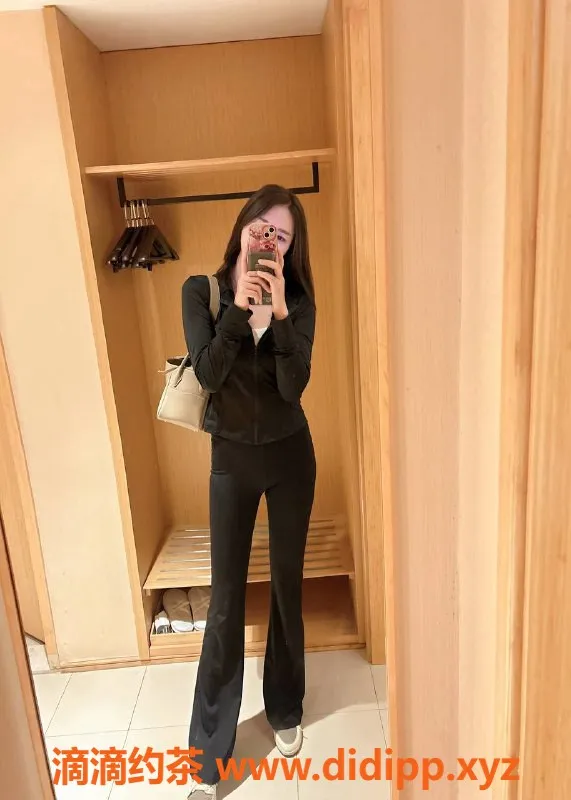 中山楼凤-西区橘子 25岁 36B身材 服务优质 课时700