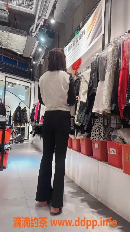 深圳楼凤-深圳福田悦悦，410元正宗服务，性感御姐等你来体验