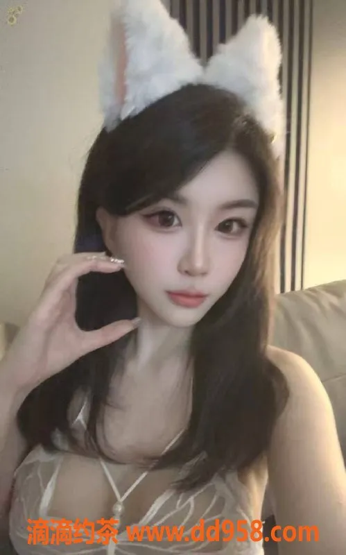 深圳楼凤-福田七七，162高、45kg，大胸御姐等你体验！