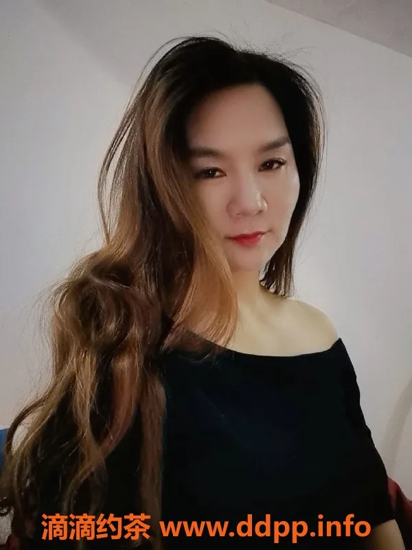 广州楼凤-白云静静，400p莞式服务，甜美舌吻等你体验！