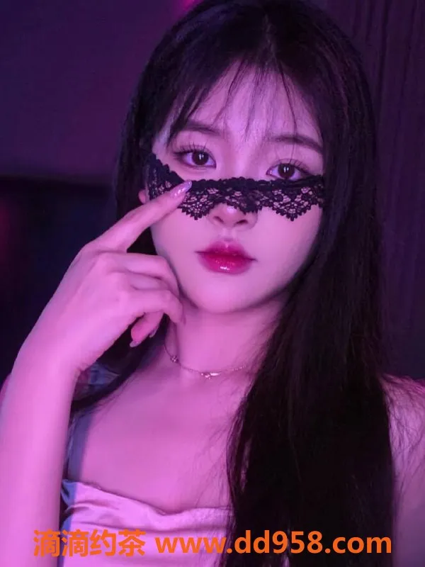 深圳楼凤-深圳兔兔，798元嫩妹陪伴，舌吻服务