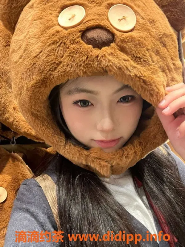 常州楼凤-常州馨儿，20岁，168cm，95斤，B罩杯，8起服务