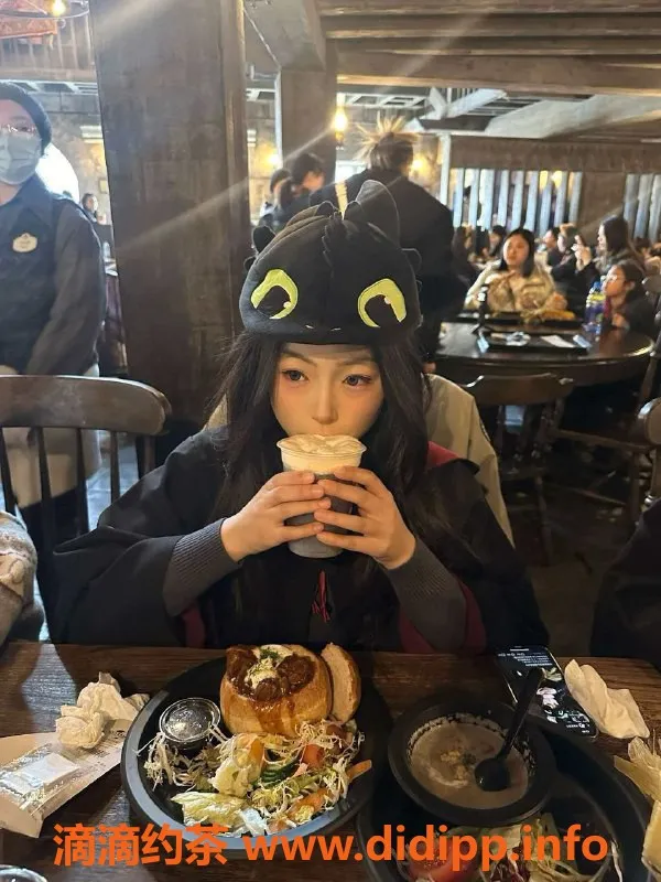 常州楼凤资源信息,常州馨儿，20岁，168cm，95斤，B罩杯，8起服务