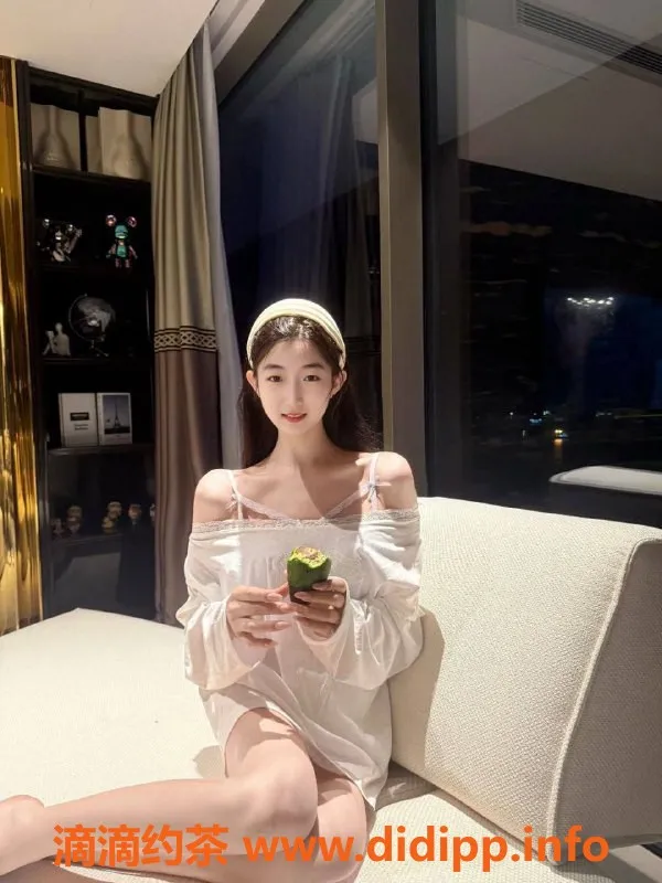 广州楼凤资源信息,天河嫩妹枫叶，800元双向服务体验