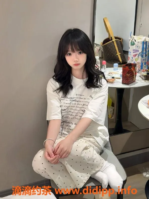 广州上门服务-乔妹 164cm 96斤 C+ 纯天然服务