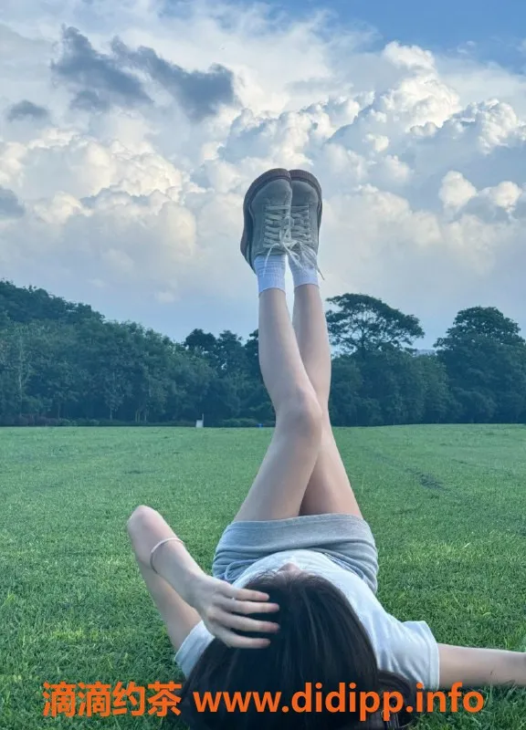 温州楼凤-乐清小昭：温柔甜美的邻家女孩，身高165cm，体验只需700元